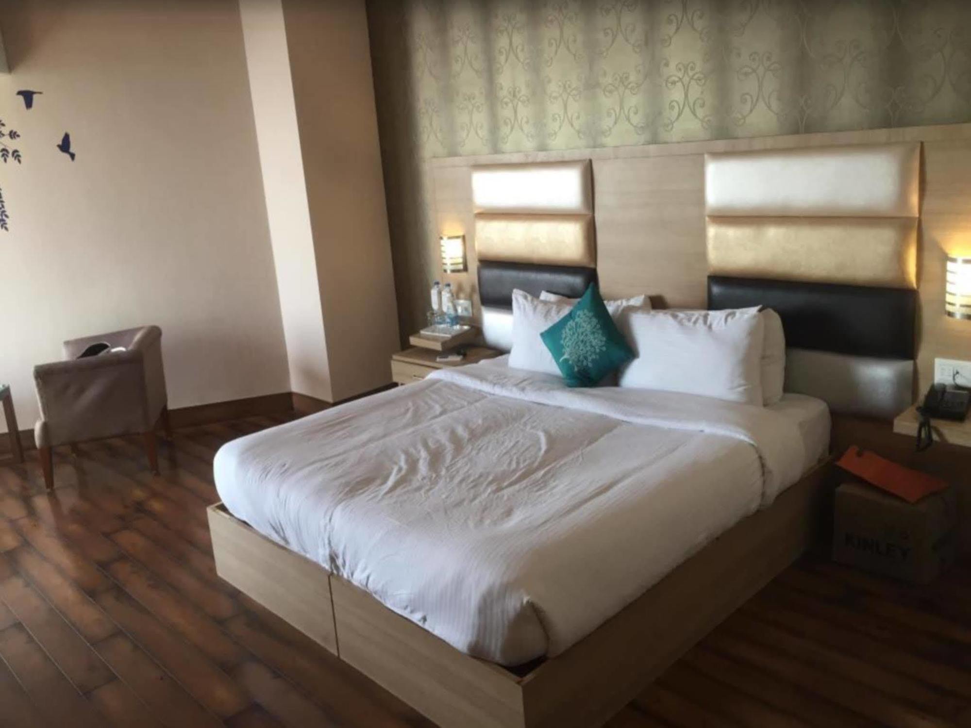 Hotel Inclover-A Peaceful Retreat Дхарамсала Екстериор снимка